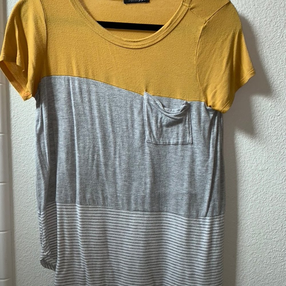 yellow/gray papermoon tee